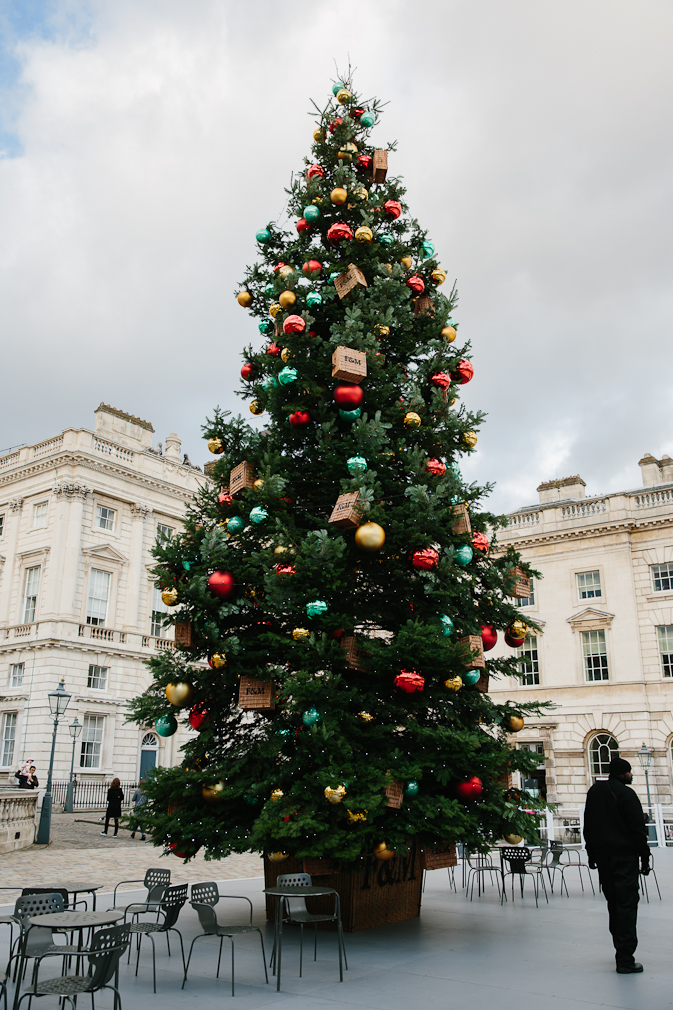 holiday travel guide, London travel guide, London, Christmas in London, what to do in London during the holidays, Christmas time in London