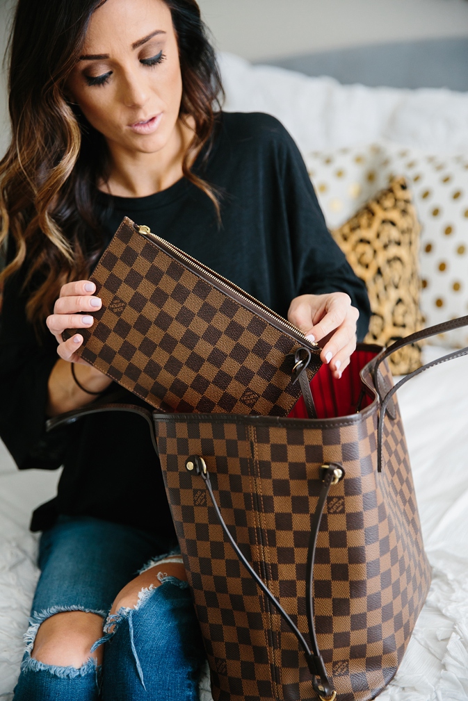 Louis Vuitton Neverfull Review: MM vs GM - Mia Mia Mine  Louis vuitton  neverfull outfit, Louis vuitton bag neverfull, Louis vuitton neverfull