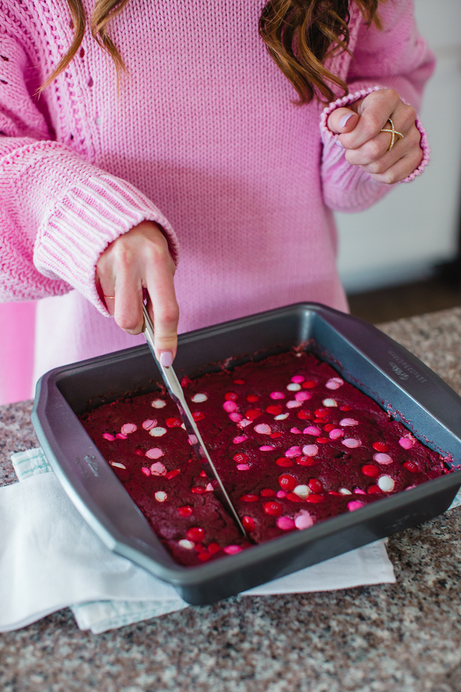 Valentine's Day, Valentine's Day recipes, sweet treats, red velvet cake, red velvet brownies, dessert