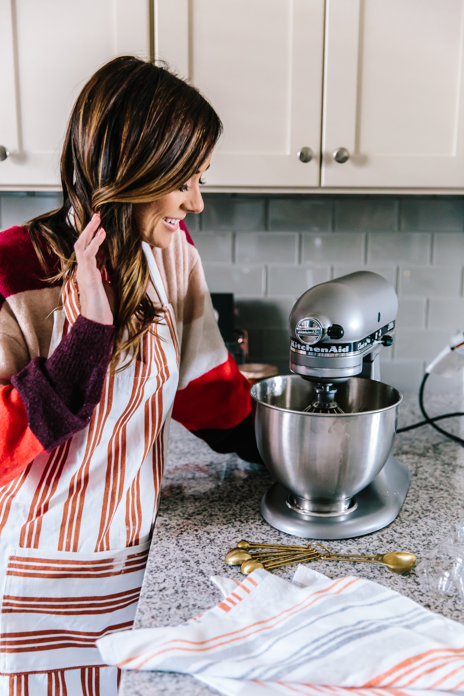 KitchenAid Stand Mixer Cookbook: Creative Culinary Adventures For The  Modern Kitchen With Deliciously Simple Homemade Recipes (Artisanal  Delights