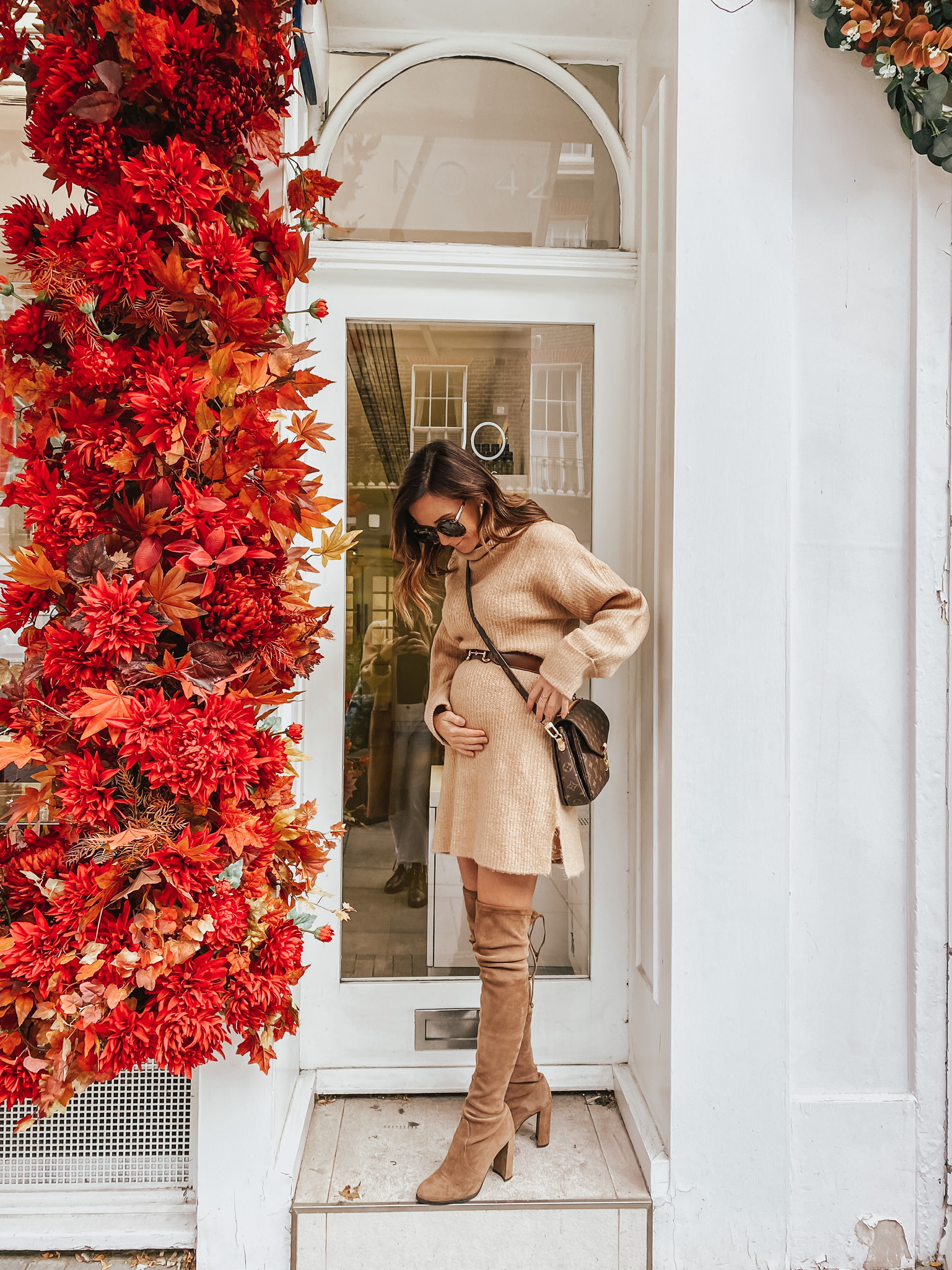 Thanksgiving outfit round up from leggings to dressy. Comment